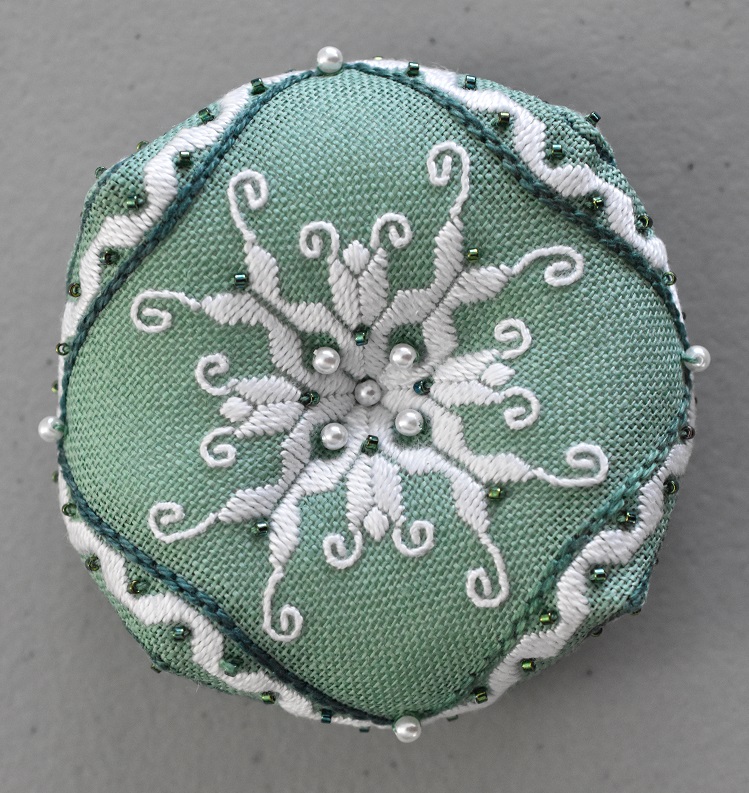 Punto Antico biscornu top